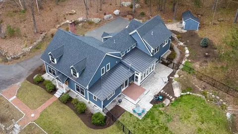 21 Hynes Ln, Harvard, MA 01451