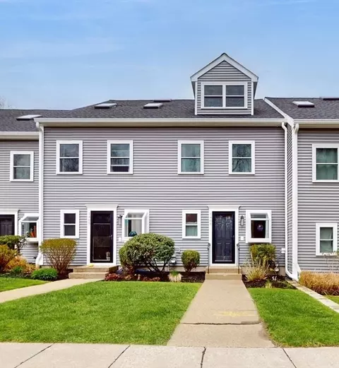 1406 Lagrange St #1406, Boston College, MA 02467