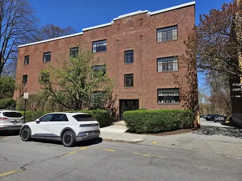 116 Sewall Ave #3, Brookline, MA 02446 photo 2