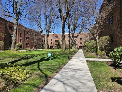 116 Sewall Ave #3, Brookline, MA 02446