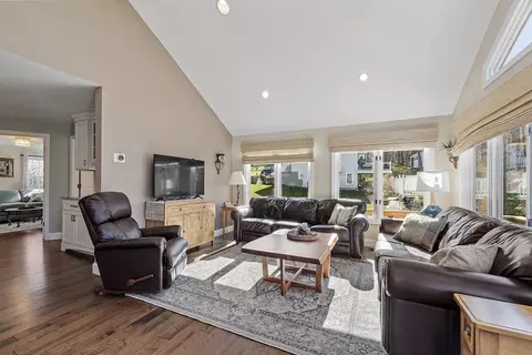 Living - 31 Benoni Dr, Sutton, MA 01590 photo 4 of 4