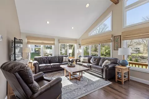 Living - 31 Benoni Dr, Sutton, MA 01590 photo 3 of 4
