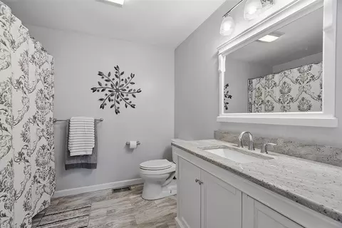 Bath - 31 Benoni Dr, Sutton, MA 01590 photo 3 of 3