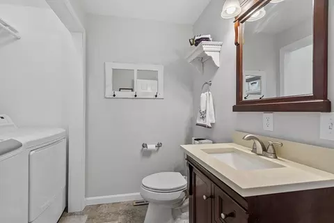 Bath - 31 Benoni Dr, Sutton, MA 01590 photo 1 of 3