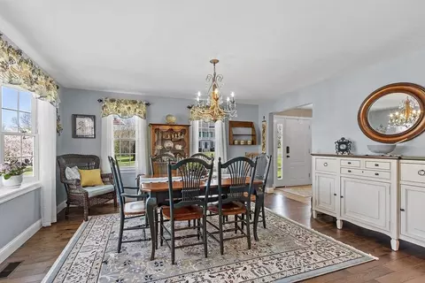 Dining - 31 Benoni Dr, Sutton, MA 01590 photo 2 of 2
