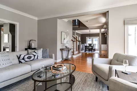 Living - 4 Algonquian Dr, Natick, MA 01760 photo 2 of 5