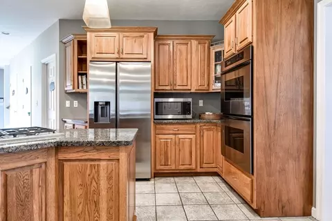 Kitchen - 4 Algonquian Dr, Natick, MA 01760 photo 3 of 3