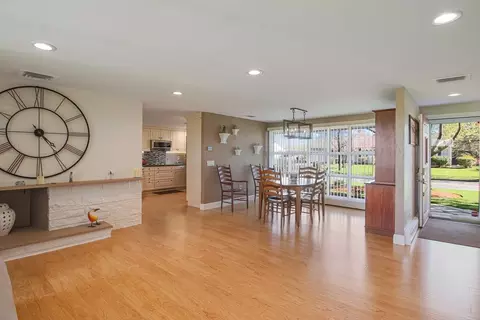 Living - 53 Barry Rd, Worcester, MA 01609 photo 1 of 6