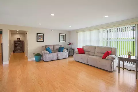 Living - 53 Barry Rd, Worcester, MA 01609 photo 3 of 6
