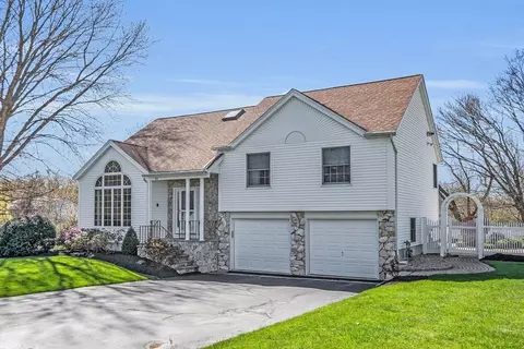 11 Dundee Ave Ext, Methuen, MA 01844