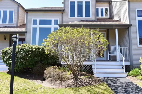37 Willow Pond Dr #37, Rockland, MA 02370