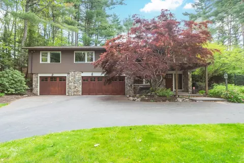 28 Country Corners Rd, Wayland, MA 01778