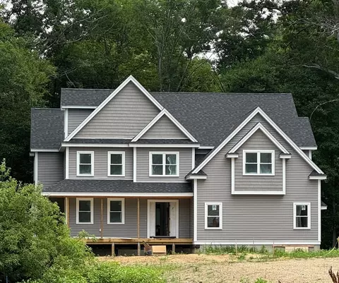 15 Boutwell St, Wilmington, MA 01887