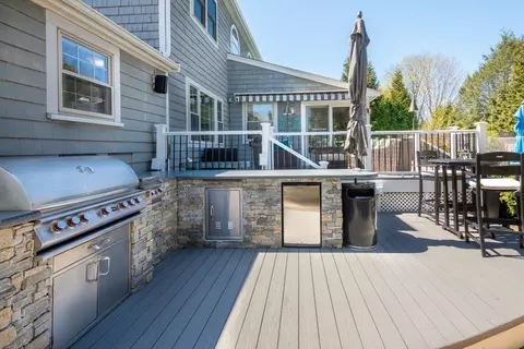 Exterior - 39 Old Farm Rd, Needham, MA 02492 photo 11 of 15
