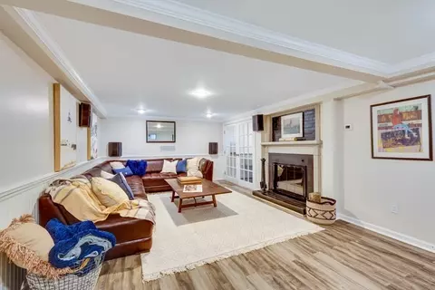 Living - 39 Old Farm Rd, Needham, MA 02492 photo 6 of 7