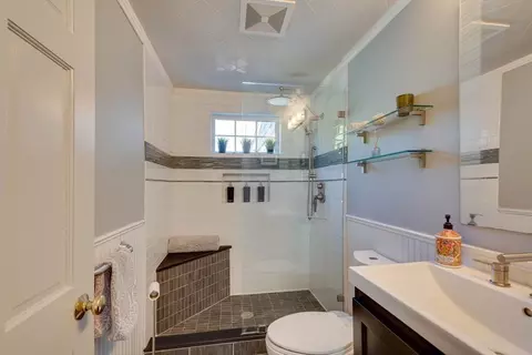 Bath - 39 Old Farm Rd, Needham, MA 02492 photo 1 of 3
