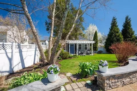 Exterior - 39 Old Farm Rd, Needham, MA 02492 photo 8 of 15