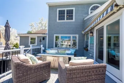 Exterior - 39 Old Farm Rd, Needham, MA 02492 photo 9 of 15