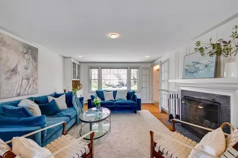Living - 39 Old Farm Rd, Needham, MA 02492 photo 2 of 7