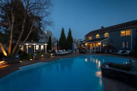 Exterior - 39 Old Farm Rd, Needham, MA 02492 photo 14 of 15
