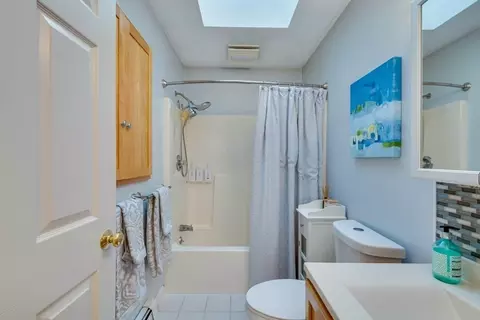 Bath - 39 Old Farm Rd, Needham, MA 02492 photo 3 of 3