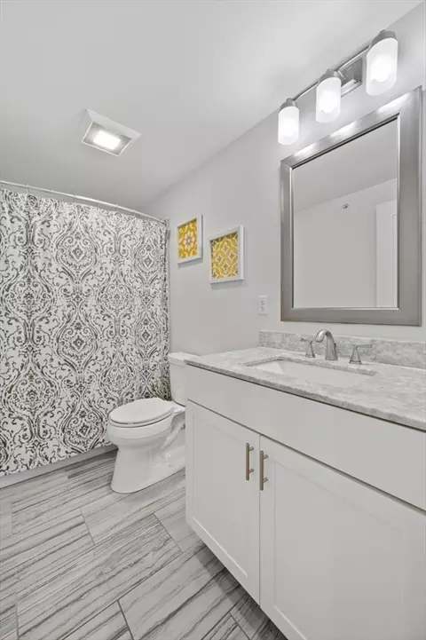 Bath - 21 Summit Ave #3, Beverly, MA 01915 photo 2 of 2