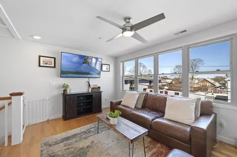 Living - 21 Summit Ave #3, Beverly, MA 01915 photo 3 of 5