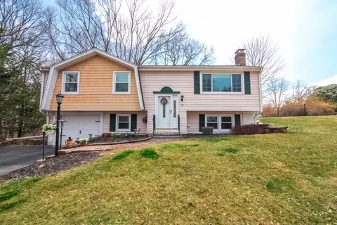 16 Braewood Dr, Haverhill, MA 01835