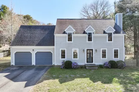 21 Teneycke Hill Rd, Falmouth, MA 02556