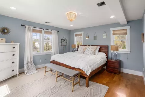 Bedroom - 28 Free St, Hingham, MA 02043 photo 2 of 7