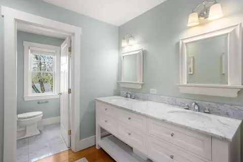 Bath - 28 Free St, Hingham, MA 02043 photo 3 of 5