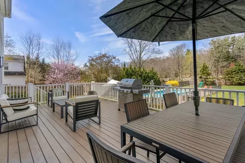 Exterior - 28 Free St, Hingham, MA 02043 photo 3 of 6