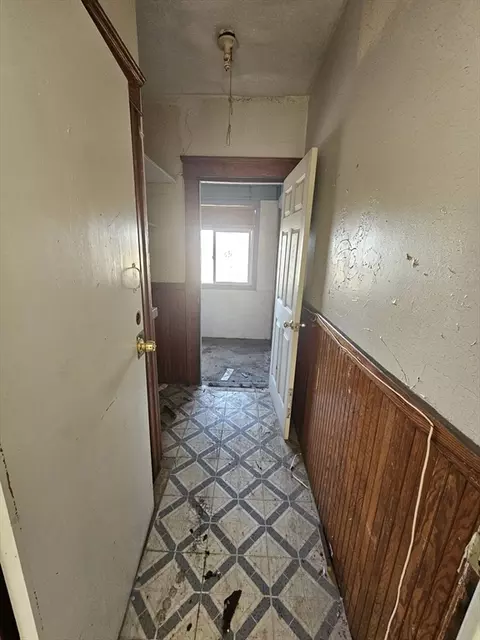 Entry Way - 62 Granite St, Worcester, MA 01604 photo 2 of 2