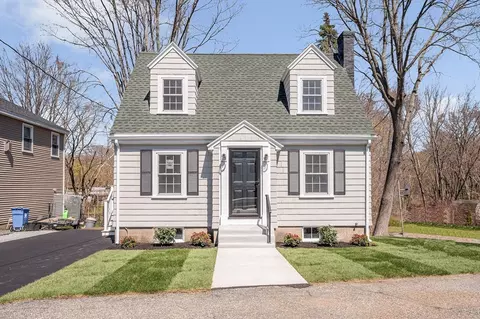 58 Nahant St, Wakefield, MA 01880