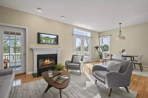 69 Villagewood Dr #69, Burlington, MA 01803