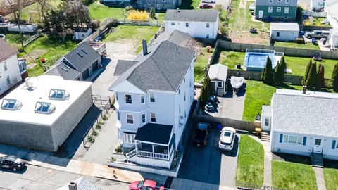 515 Birch St, Fall River, MA 02724 photo 2