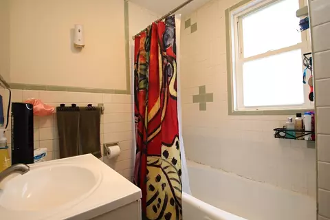 Bath - 23 Andrew St, Everett, MA 02149 photo 3 of 3