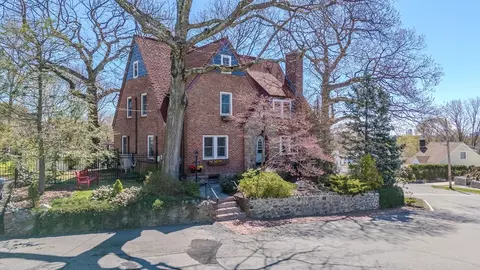 35 Westvale Rd, Medford, MA 02155