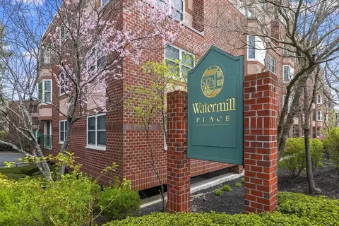 1 Watermill Pl #128, Arlington, MA 02474
