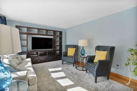 Living - 72 Gail St, Springfield, MA 01108 photo 3 of 4