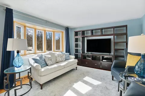 Living - 72 Gail St, Springfield, MA 01108 photo 2 of 4