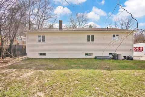 Exterior - 72 Gail St, Springfield, MA 01108 photo 6 of 8