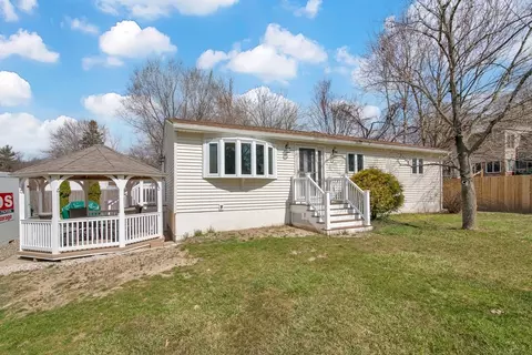 Exterior - 72 Gail St, Springfield, MA 01108 photo 2 of 8