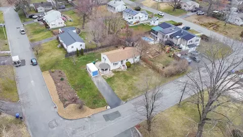 View/Area - 72 Gail St, Springfield, MA 01108 photo 1 of 3