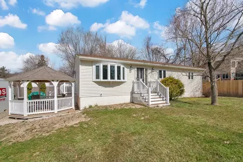 72 Gail St, Springfield, MA 01108