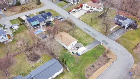 View/Area - 72 Gail St, Springfield, MA 01108 photo 2 of 3