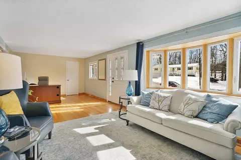 Living - 72 Gail St, Springfield, MA 01108 photo 4 of 4