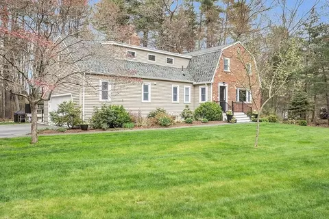 49 Sleigh Rd, Chelmsford, MA 01824