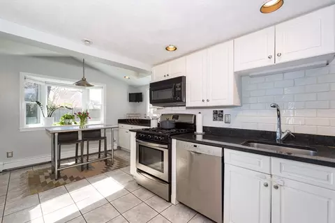 938 Webster St, Needham, MA 02492 photo 9