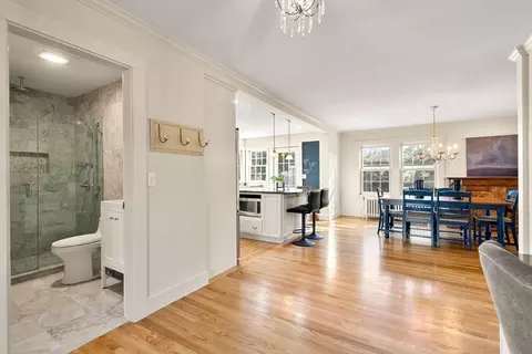 Living - 10 Pickwick Rd, Marblehead, MA 01945 photo 1 of 6